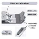 Suporte para notebook em alumínio, leve e resistente, com silicone nos pontos de contato e design portátil.